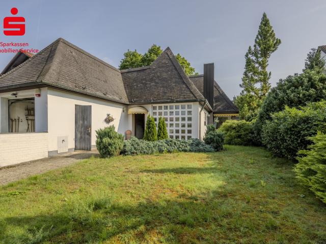 Frei zur Eigennutzung Einfamilienhaus mit Charakter in bester Lage