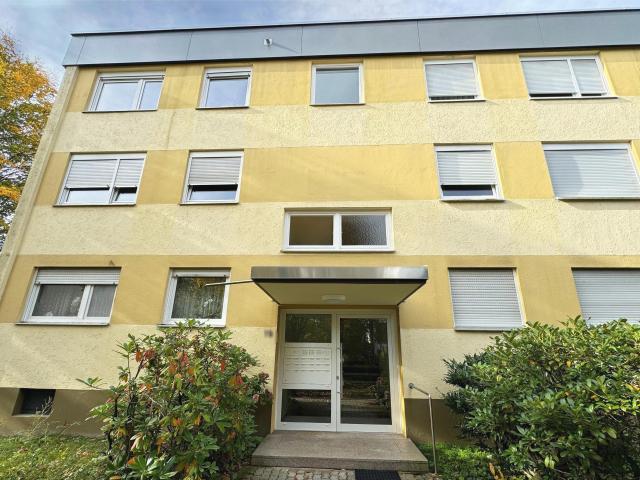 Freie 2 Zimmer Wohnung mit TG Stellplatz