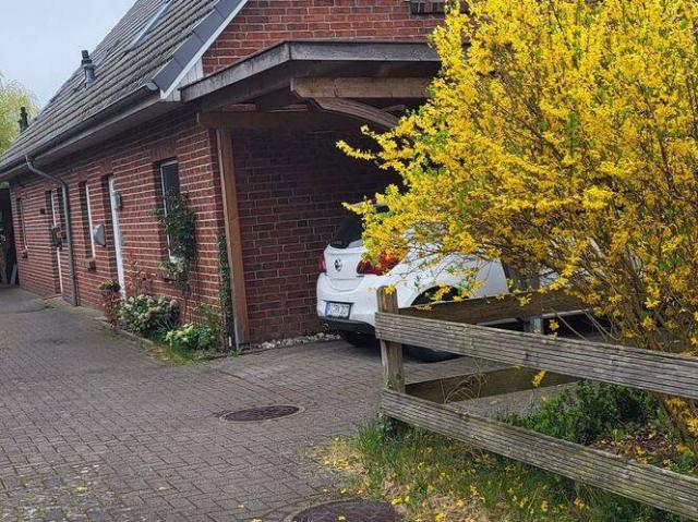 freie DHH, Bj. 2005, zentral und ruhig, 4 Zi, Carport