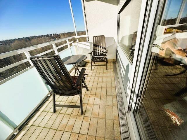 Freie Eigentumswohnung mit Balkon, Aufzug und Tiefgarage zentral und ruhig