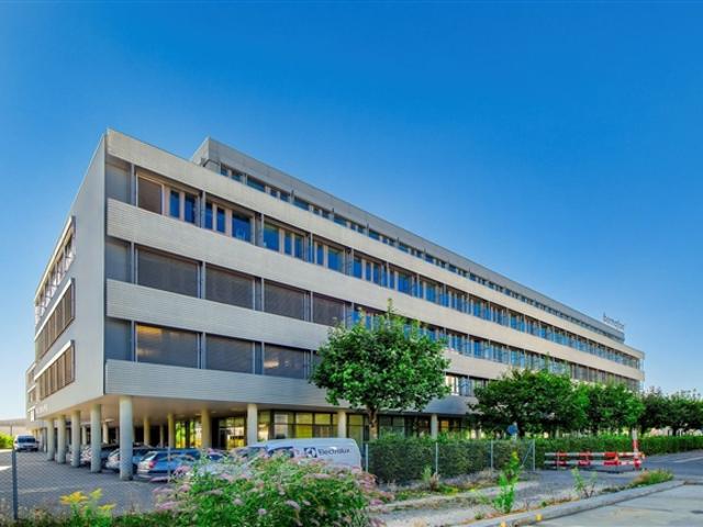 Freie Gewerbefläche von total 4'376 m²