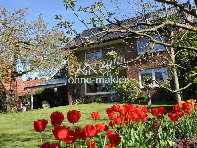 Freihstehendes Einfamilienhaus mit großem Garten