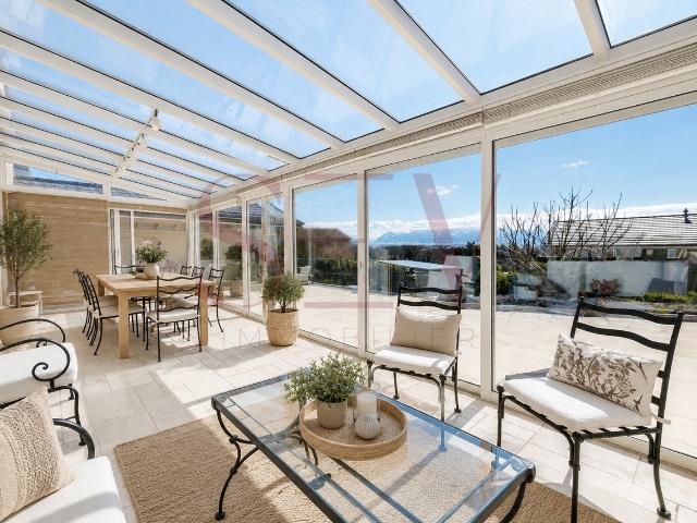 Freistehende Villa im Herzen der Weinberge mit Seeblick
