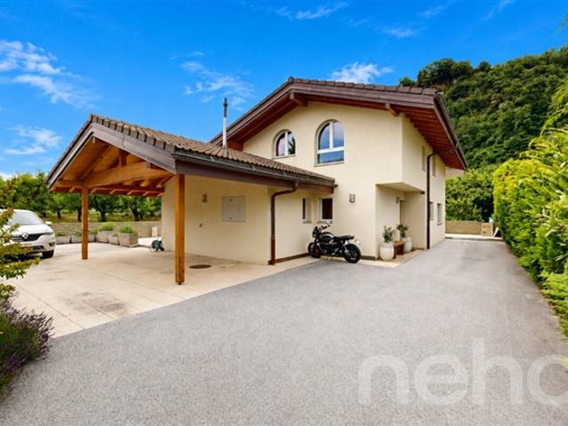 Freistehende Villa mit 5,5 Zimmern und einem Grundstück von 1.200 m²