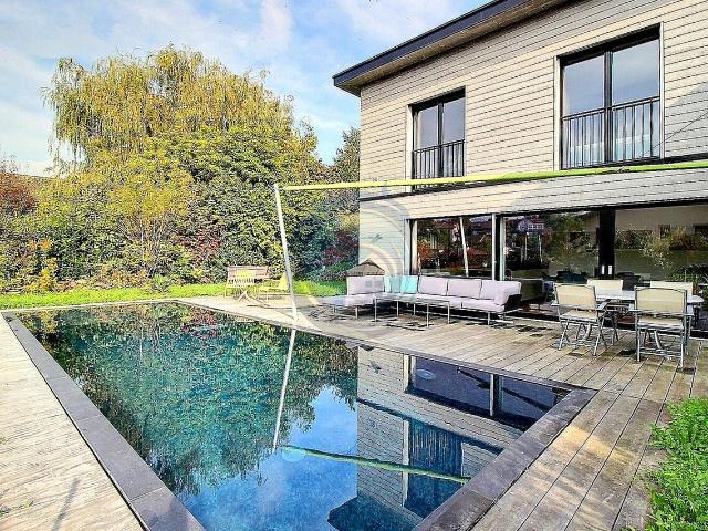 FREISTEHENDE VILLA MIT 6,5 ZIMMERN INKLUSIVE UNABHÄNGIGEM STUDIO