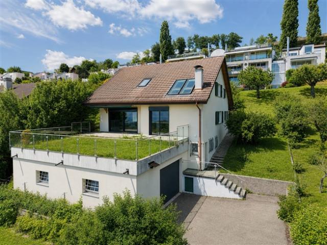 Freistehende Villa mit 6,5 Zimmern und Panoramablick auf den Genfersee und die Alpen