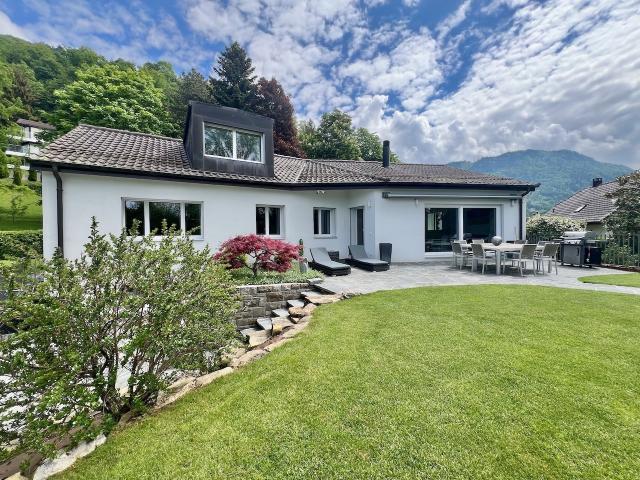 Freistehende Villa mit 8,5 Zimmern, darunter 1 unabhängiges Studio