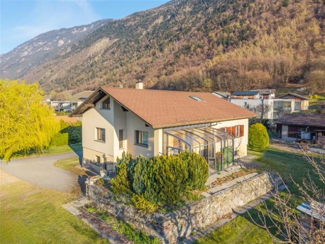 Freistehende Villa + Selbstverpflegungsunterkünfte