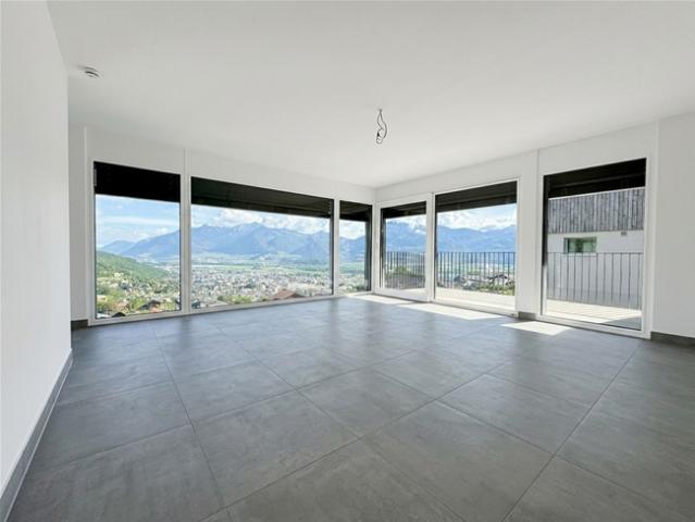 Freistehende Villa von 4,5 Zimmern mit herrlichem Blick auf die Ebene