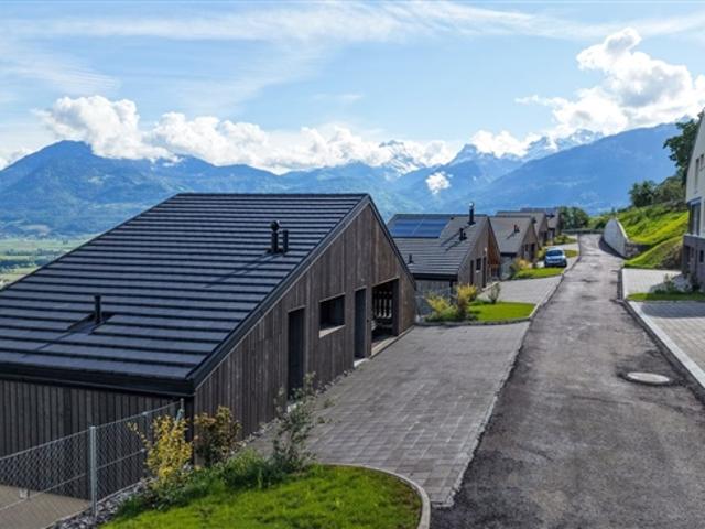 Freistehende Villa von 4,5 Zimmern mit herrlichem Blick auf die Ebene