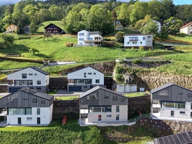 Freistehende Villa von 4,5 Zimmern mit herrlichem Blick auf die Ebene