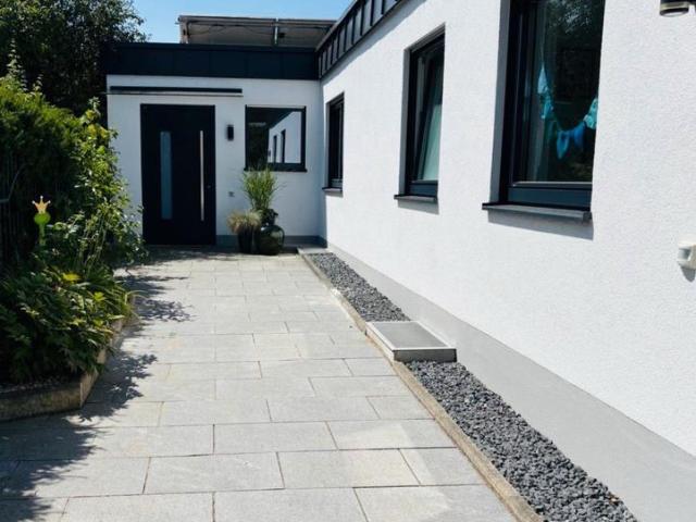 Freistehender Bungalow mit gehobener Ausstattung
