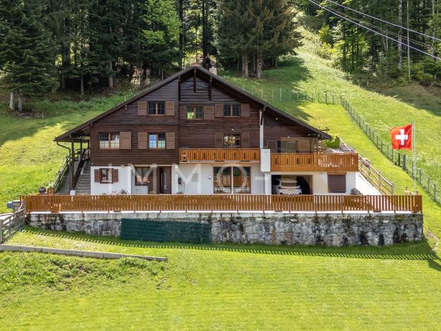 Freistehendes Chalet mit einem Grundstück von 1018 m² und Möglichkeit, eine eigenständige Wohnung zu schaffen