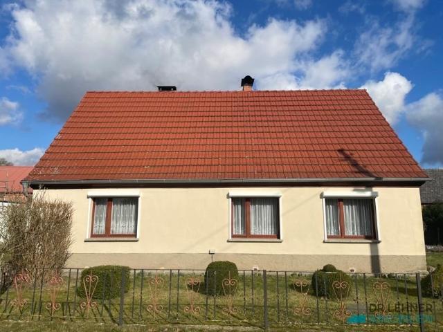 Freistehendes EFH auf geräumigen Grundstück zuzüglich Waldflächen ca. 7.100 m²