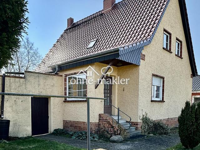 Freistehendes EFH mit Garten & Nebengelass, 2 Garagen