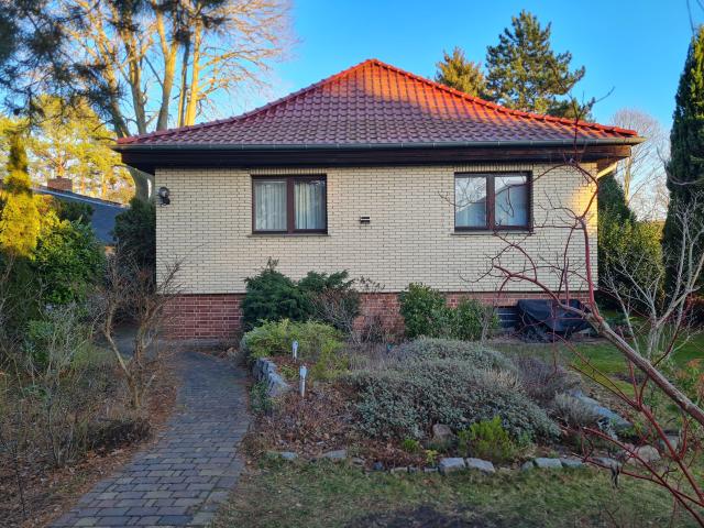 Freistehendes Einfamilienhaus Wohn /Nutz ca. 185 m² mit Traumgarten und Erweiterungspotential!