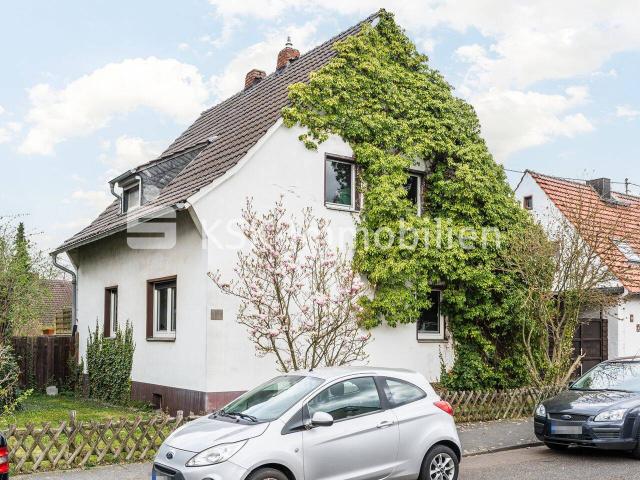 Freistehendes Einfamilienhaus auf großen Sonnengarten. Erbpacht!