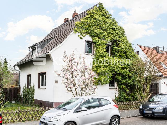 Freistehendes Einfamilienhaus auf großen Sonnengarten. Erbpacht!