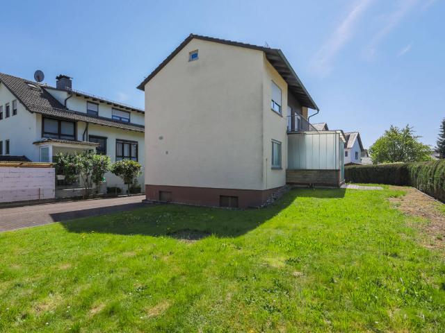 Freistehendes Einfamilienhaus auf tollem Grundstück