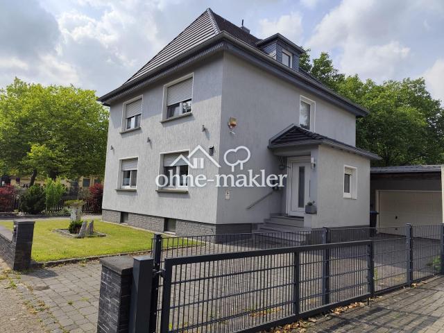 Freistehendes Einfamilienhaus großes Grundstück