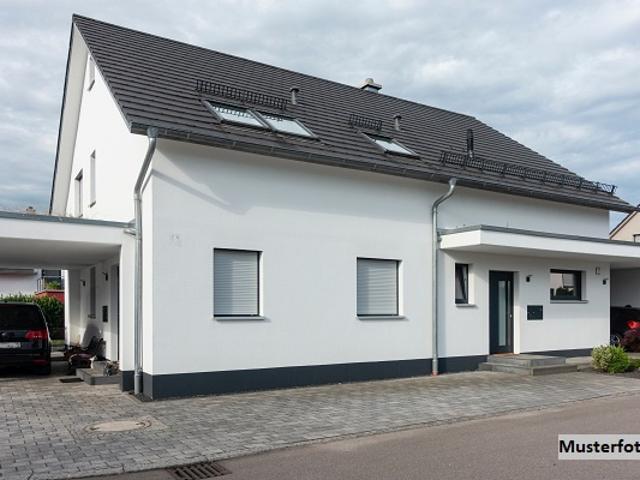 Freistehendes Einfamilienhaus gut erhalten und komfortabel