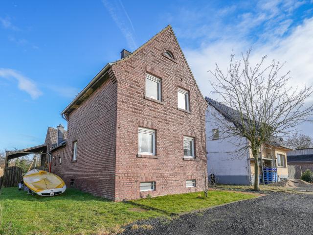 Freistehendes Einfamilienhaus Historischer Charme und vielfältige Möglichkeiten auf 2.150 m²