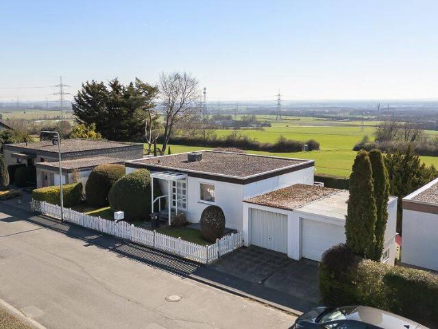 Freistehendes Einfamilienhaus in beliebter Feldrandlage von Hofheim Diedenbergen