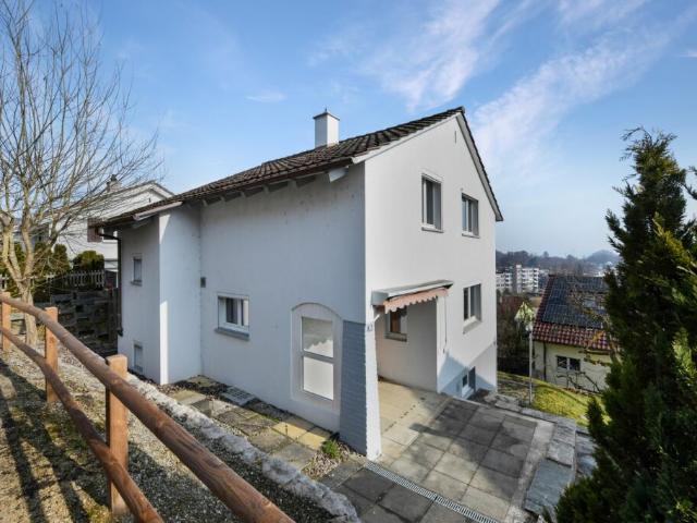 Freistehendes Einfamilienhaus in Schaffhausen – Stilvoll renoviert, mit viel Charme