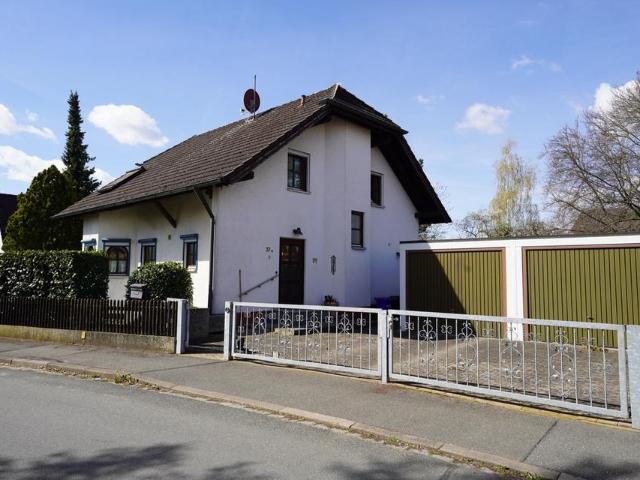 Freistehendes Einfamilienhaus mit Garten in Fürth Sack