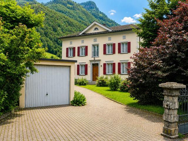 Freistehendes Einfamilienhaus mit grosszügigem Garten in Luchsingen