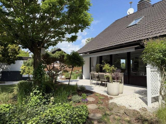 Freistehendes Einfamilienhaus mit großem Garten Ohne Makler
