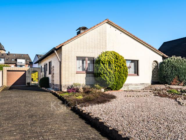 Freistehendes Einfamilienhaus mit großem Grundstück und Gartenidylle in Erftstadt Kierdorf
