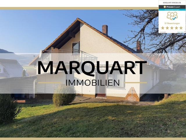 Freistehendes Einfamilienhaus mit Doppelgarage, großem Keller und ausbaufähigem Dachrohling