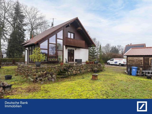 Freistehendes Einfamilienhaus mit Doppelgarage und Ausbaureserve Provisionsfrei!