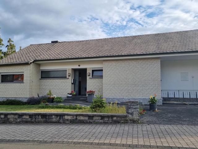 Freistehendes Einfamilienhaus im Herzen von Arzfeld