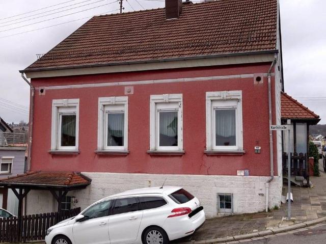 Freistehendes Einfamilienhaus mit ELW in Friedrichsthal