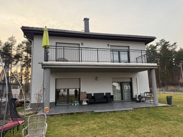 Freistehendes Einfamilienhaus mit moderner Innenausstattung