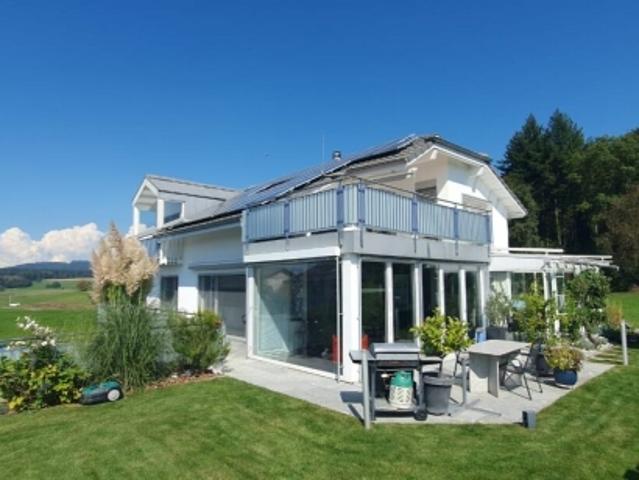 Freistehendes Einfamilienhaus mit Nähe zur Natur