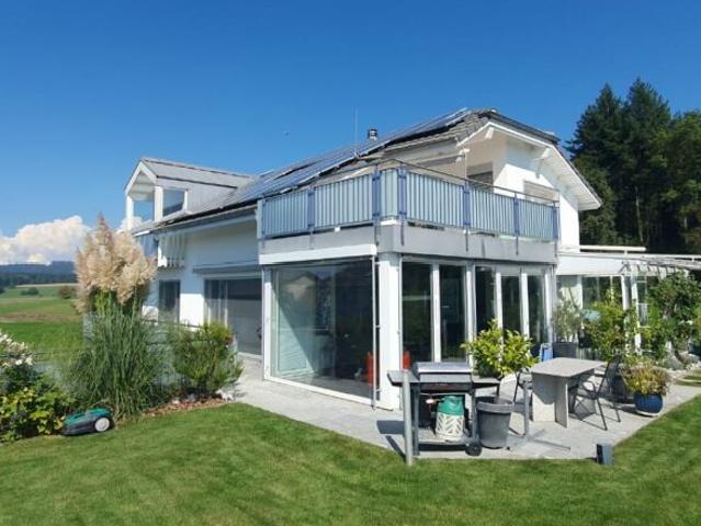 Freistehendes Einfamilienhaus mit Nähe zur Natur