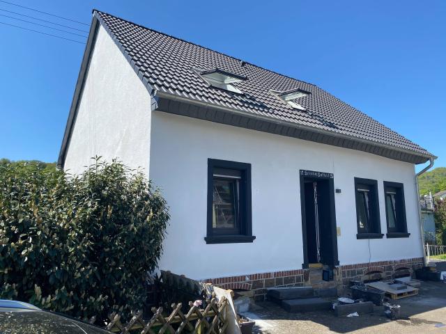 Preisreduzierung! Freistehendes Einfamilienhaus mit Sonnenterrasse und tollem Weitblick