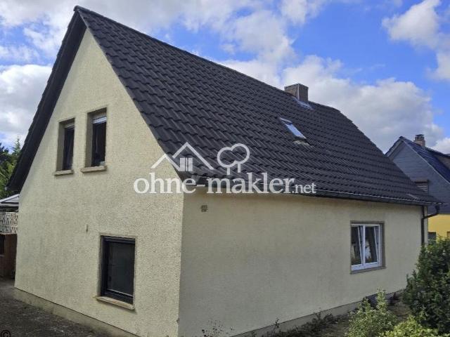 Freistehendes Einfamilienhaus mit Potenzial und großem Grundstück