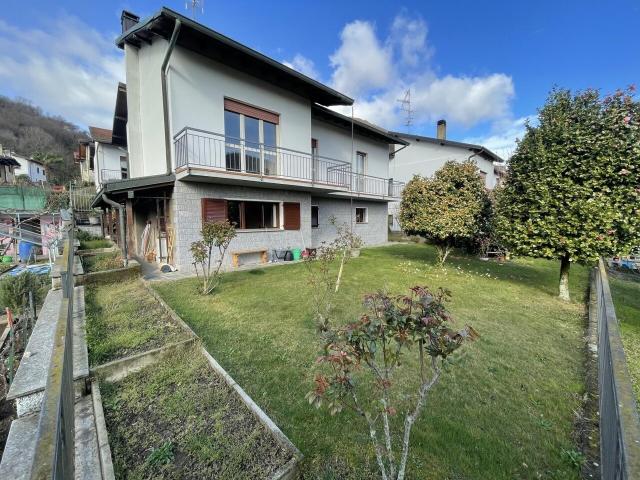 Freistehendes Einfamilienhaus mit Panoramablick und Garten/Detached family house with panoramic view and garden