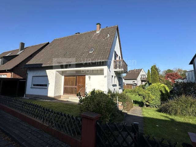 Freistehendes Einfamilienhaus mit viel Platz für Gartenliebhaber!