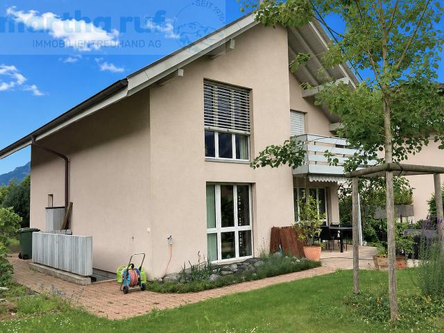 Freistehendes, gepflegtes 6 Zimmer Einfamilienhaus an naturnaher Lage