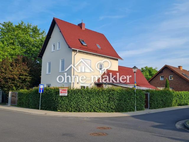 Freistehendes gepflegtes EFH mit Einlieger, Garten & Garagen in ruhiger grüner und zentralen Lage