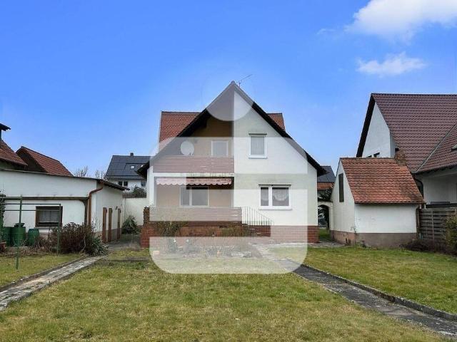 Freistehendes Haus in Herzogenaurach Niederndorf. hier ist viel Platz zum Wohnen und Bauen