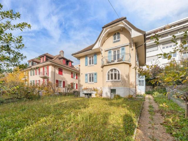 FREISTEHENDES HAUS MIT GARTEN