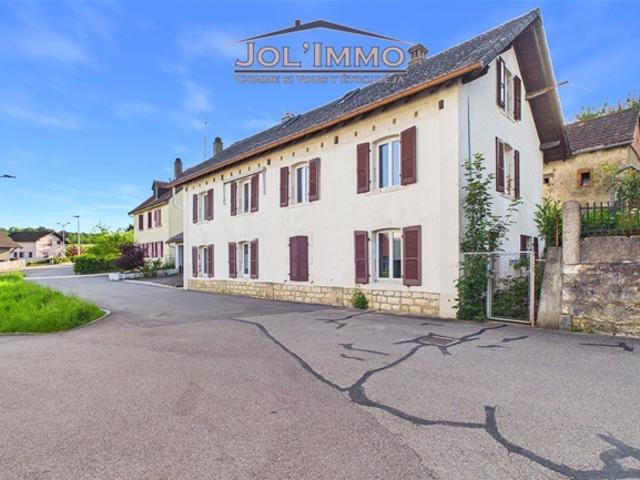 Freistehendes Haus mit grosser Parzelle – Boncourt