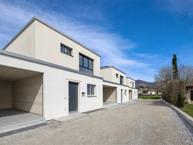 Freistehendes Haus mit 5,5 Zimmern in Stabio