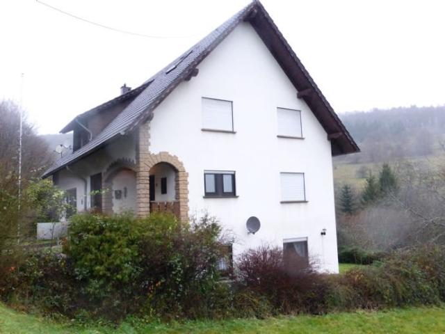 Freistehendes Wohnhaus mit Einliegerwohnung in idyllischer Wohnlage Nähe Schönenberg Kübelberg